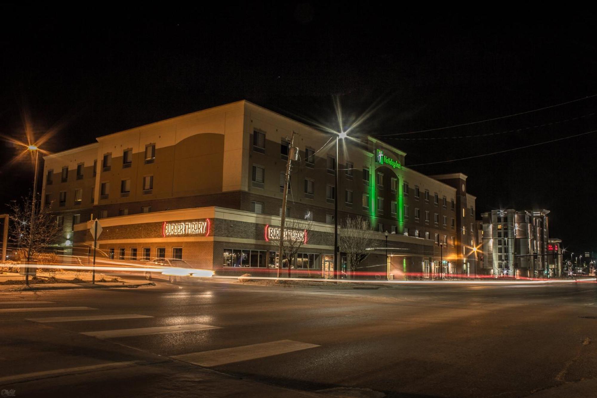 Holiday Inn Omaha Downtown - Waterpark By Ihg Exterior foto
